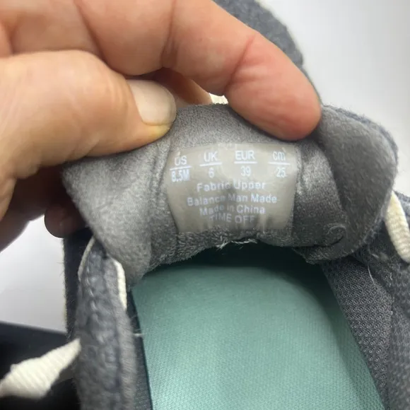 Women's Dr. Scholl's Gray Felt Sneakers Size 8.5