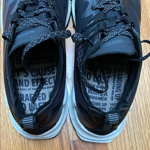 Women’s Hiking Shoes Size 9 KEEN