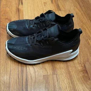 Women’s Hiking Shoes Size 9 KEEN