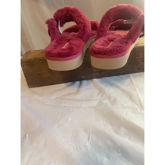 Women's Koolaburra By UGG Soft Fluffy‎ Maroon Furr Ah Sandals-Size 12-Rare Find