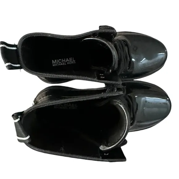 Women’s Michael Kors Black Patent Leather Boots w / Logo Backstrap, Size 7.