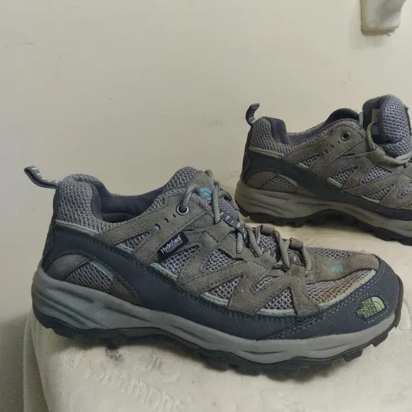 Womens THE NORTH FACE Gray &amp; Blue Hiking Shoes Size 9
