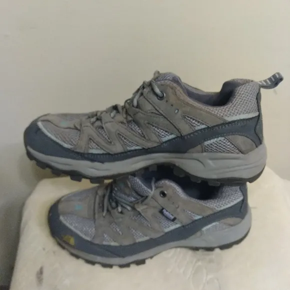 Womens THE NORTH FACE Gray &amp; Blue Hiking Shoes Size 9