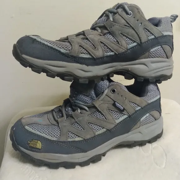 Womens THE NORTH FACE Gray &amp; Blue Hiking Shoes Size 9