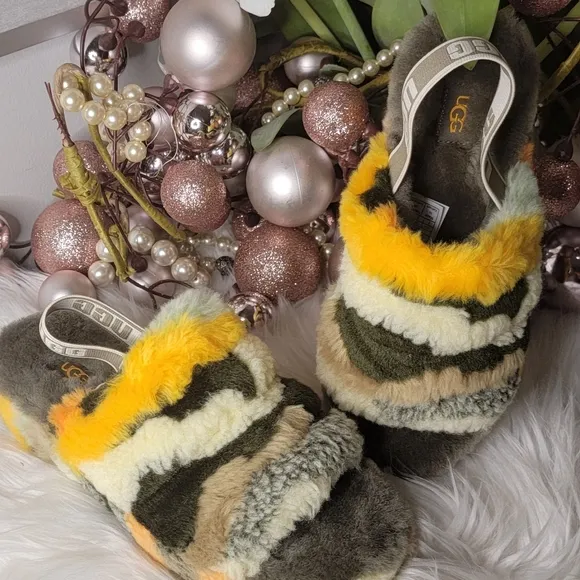 Women's UGG Fluff Yeah Slide Cali Collage Women Brand new