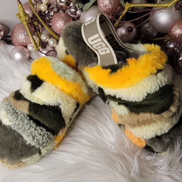 Women's UGG Fluff Yeah Slide Cali Collage Women Brand new