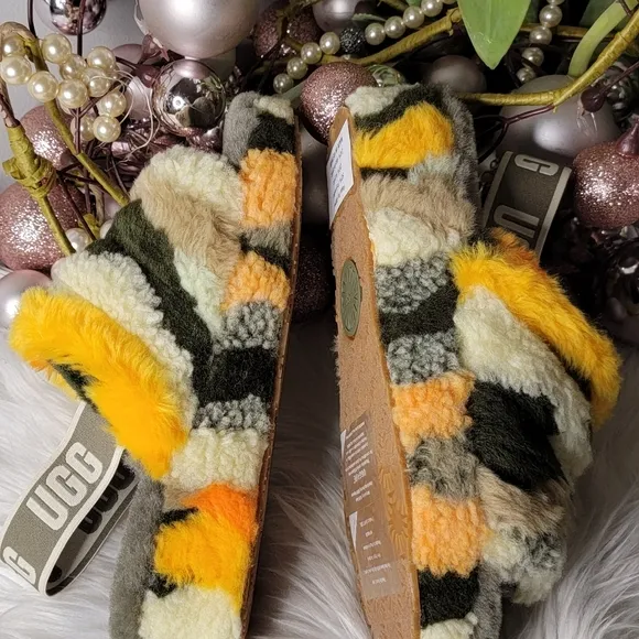 Women's UGG Fluff Yeah Slide Cali Collage Women Brand new