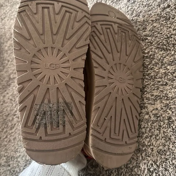Women’s UGG Tazz Slippers Size 8