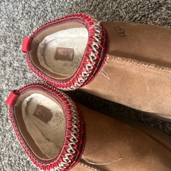 Women’s UGG Tazz Slippers Size 8