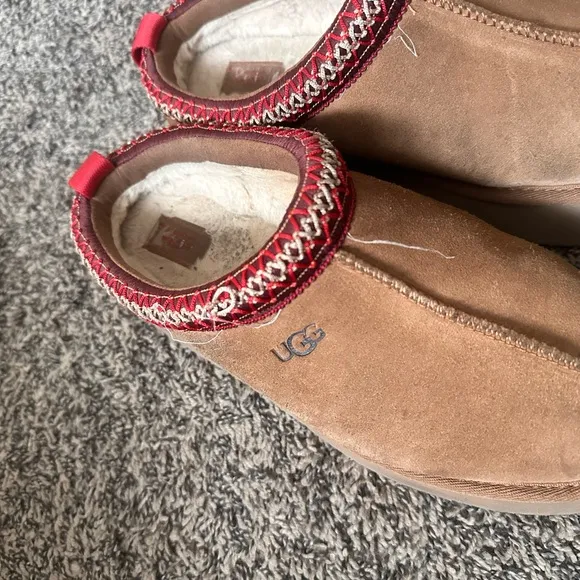 Women’s UGG Tazz Slippers Size 8