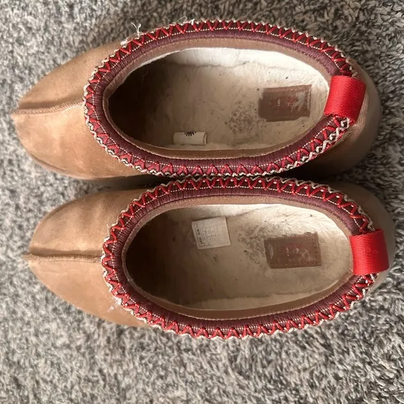Women’s UGG Tazz Slippers Size 8
