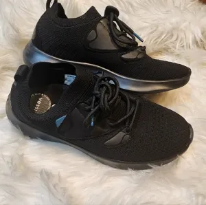 Women’s Vessi Everyday Move Black Shoes - Sz. 7 like new