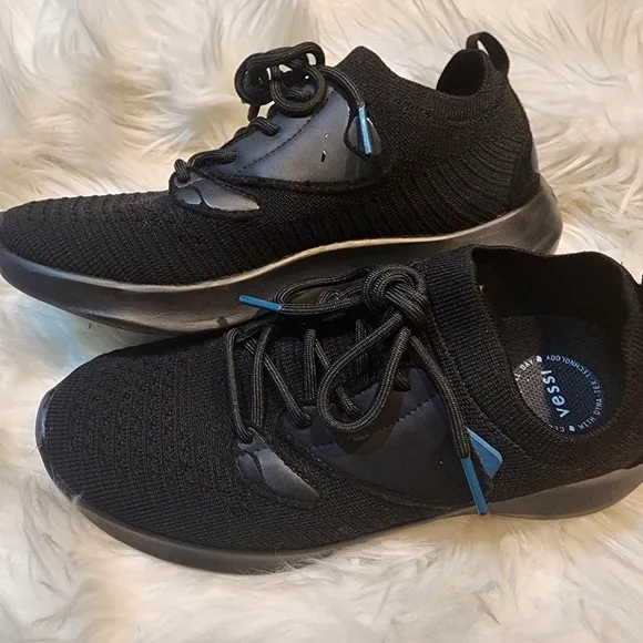 Women’s Vessi Everyday Move Black Shoes - Sz. 7 like new