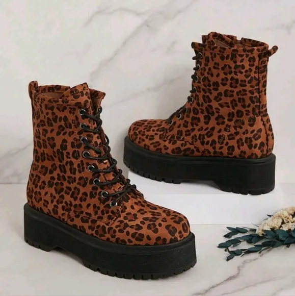 Women's Wild Leopard Lace-Up Platform Combat Boots – Side Zipper