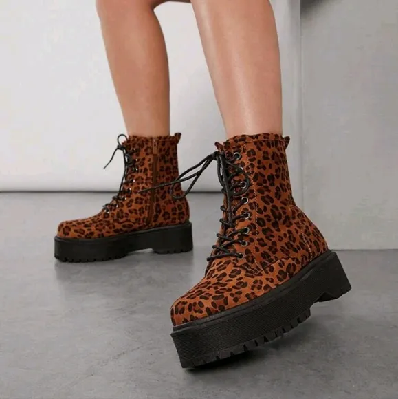 Women's Wild Leopard Lace-Up Platform Combat Boots – Side Zipper