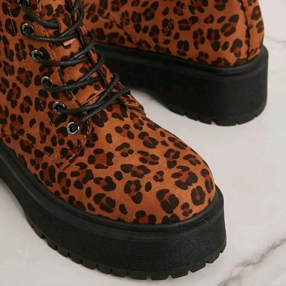 Women's Wild Leopard Lace-Up Platform Combat Boots – Side Zipper