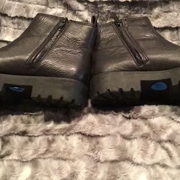 Women’s zodiac chunky boots
