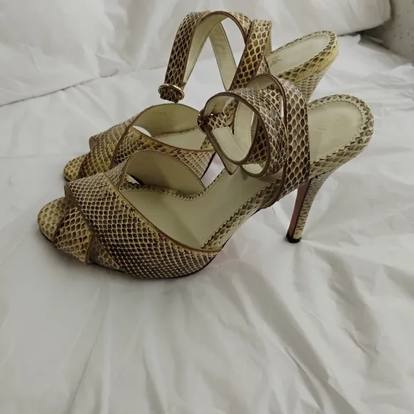 Yves Saint Laurent Rive Gauche luxury heels Snake Skin sz 38