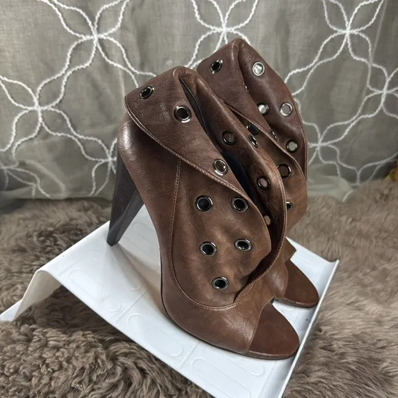 (Z3) Report Signature Studded Peep Toe Leather Ankle Boots, Cone‎ Heel, Size 9 W