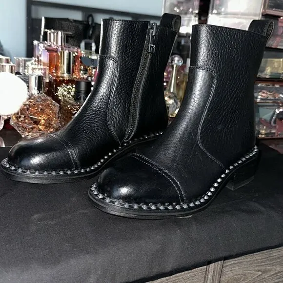 Zadig &amp; Voltaire Empress Clous Textured Leather Ankle Boots NWOB, With Dust Bag