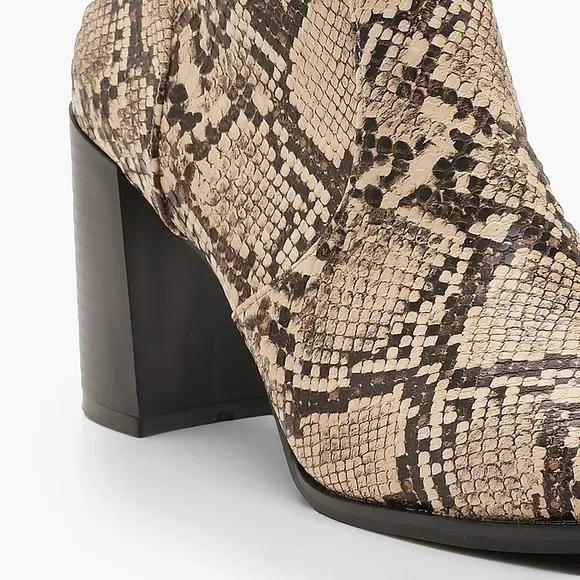Zara animal print v-vamp cowboy ankle boots