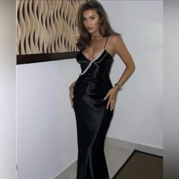 Zara Bloggers Fav Black Satin Effect Rhinestone V-Neck Midi ChristmasDress Sz M