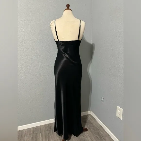 Zara Bloggers Fav Black Satin Effect Rhinestone V-Neck Midi ChristmasDress Sz M