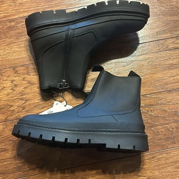 ZARA CHELSEA BOOTS WITH TRACK LUG SOLE NWT