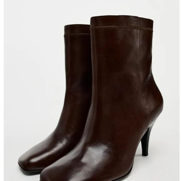 ZARA Elegant Brown Leather Ankle Boots