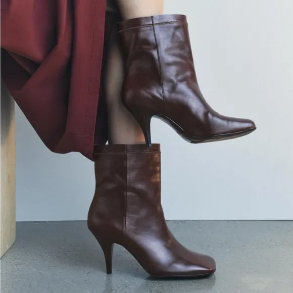 ZARA Elegant Brown Leather Ankle Boots