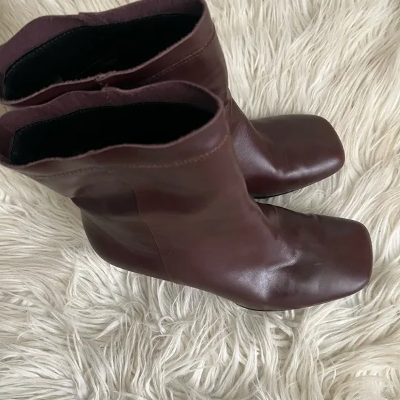 ZARA Elegant Brown Leather Ankle Boots