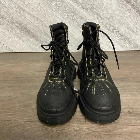 Zara | Low Heel Rubberized Lug Sole Ankle Combat Boots Size 6 NEW