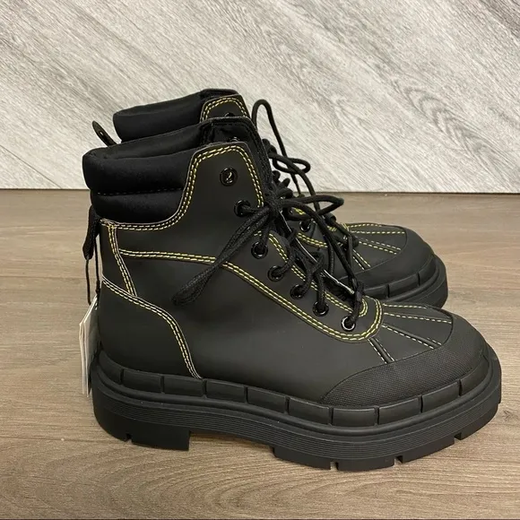 Zara | Low Heel Rubberized Lug Sole Ankle Combat Boots Size 6 NEW