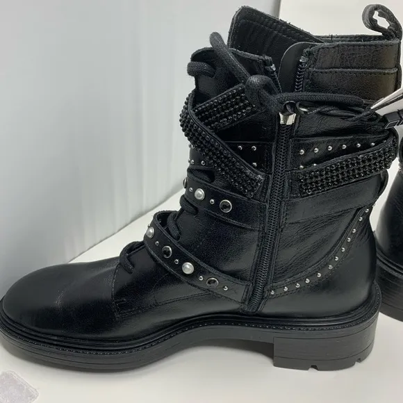 ZARA LOW HEELED LEATHER ANKLE BOOTS