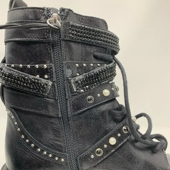 ZARA LOW HEELED LEATHER ANKLE BOOTS