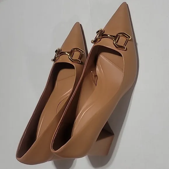 ZARA POINTY TOE BLOCKS HEELS GOLD BUCKLE WHIMSICAL TAN DRESSY GRANMA PUMPS US 10