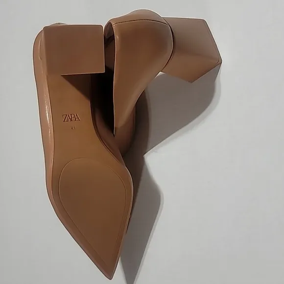 ZARA POINTY TOE BLOCKS HEELS GOLD BUCKLE WHIMSICAL TAN DRESSY GRANMA PUMPS US 10