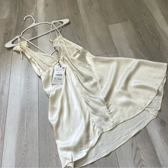 Zara Slip Dress satin flower NWT Cream (small) bloggers favorite minimalist chic